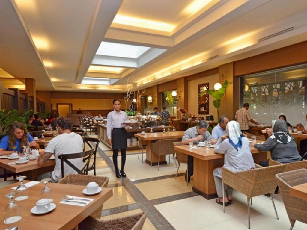The Axana Hotel Padang  Ngoại thất bức ảnh