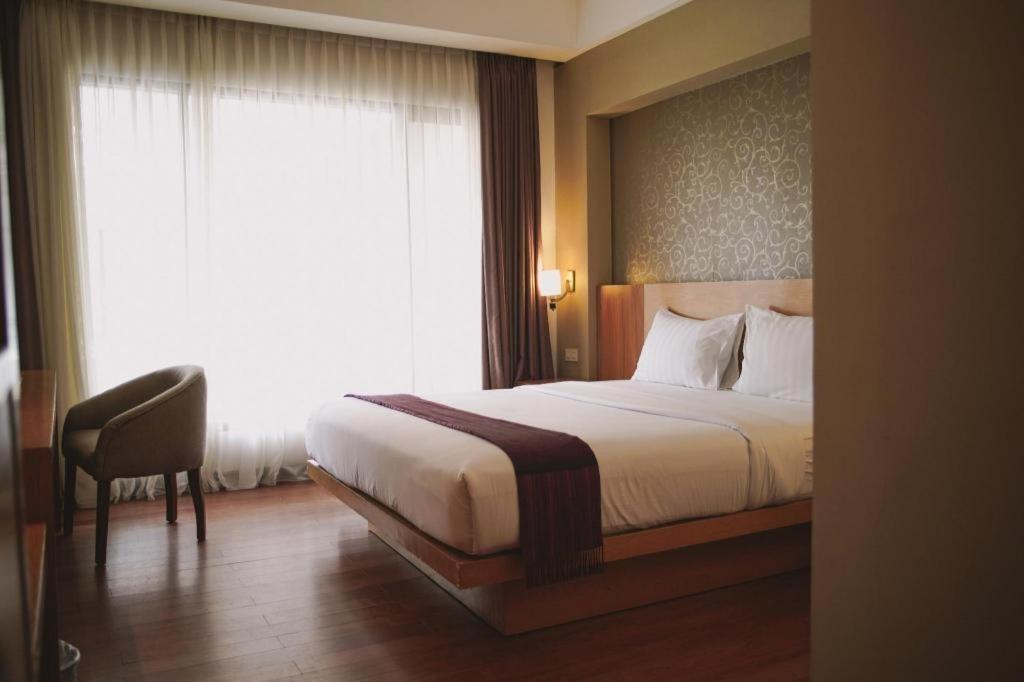 The Axana Hotel Padang  Ngoại thất bức ảnh