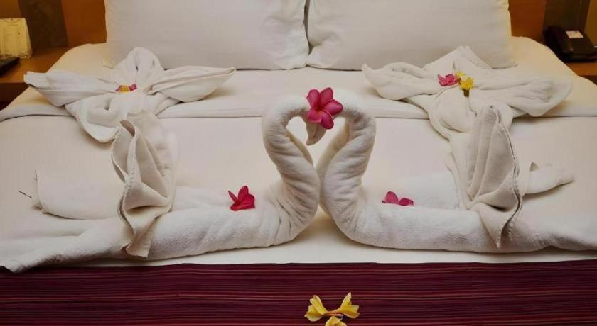 The Axana Hotel Padang  Ngoại thất bức ảnh
