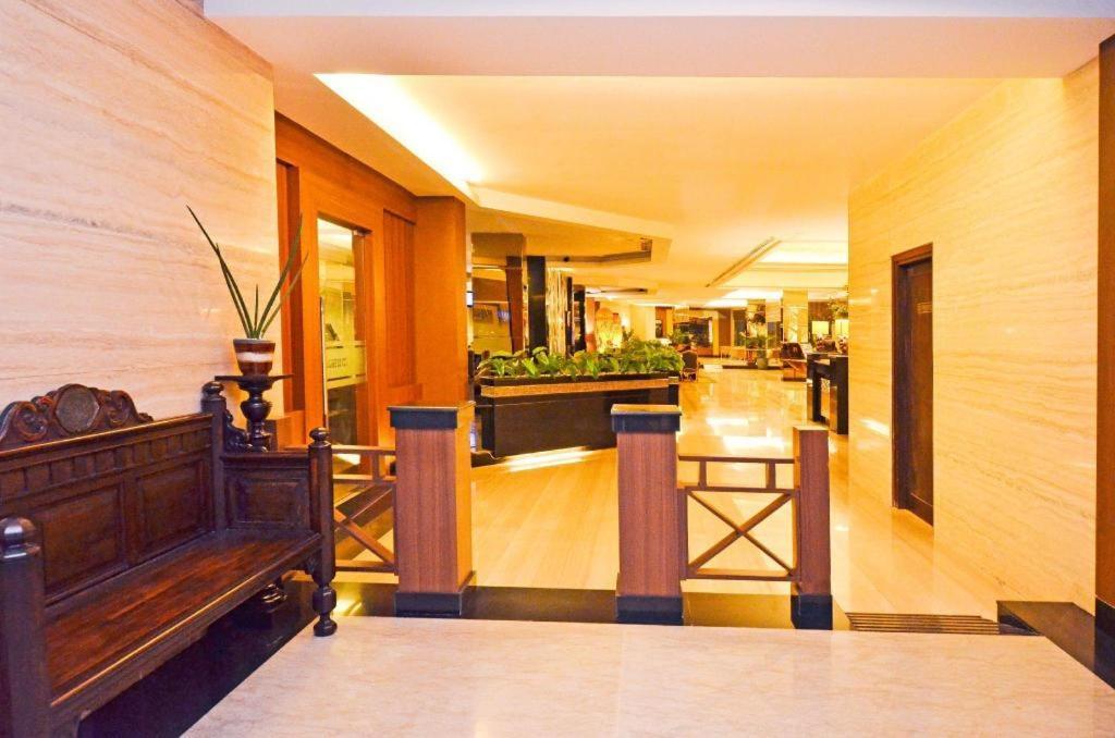 The Axana Hotel Padang  Ngoại thất bức ảnh